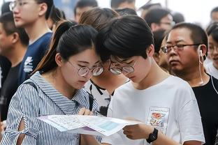 恐怖？！詹姆斯和这么多现役NBA教练打过球……